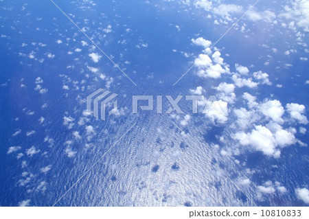 Clouds on the Pacific Ocean in summer 10810833