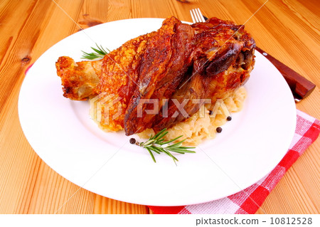 Grilled pork with pickled cabbage 10812528