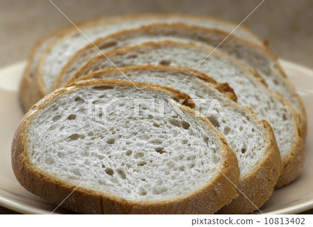 Sliced wheaten bread Sliced wheaten bread 10813402