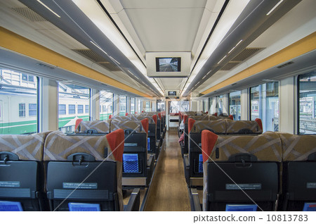 A new model of the Ginza line "resort Shirami Aoike" 10813783