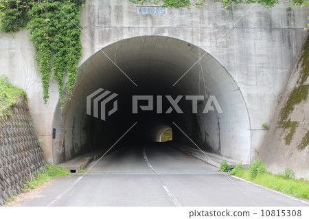 一條隧道 10815308