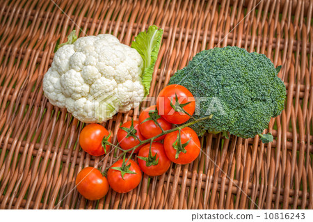 Cauliflower and broccoli Cauliflower and broccoli 10816243
