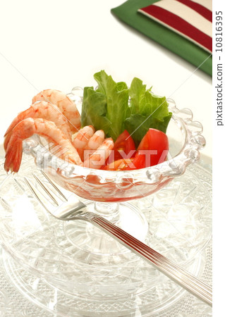 開胃菜開胃小菜蝦蝦仁雞尾酒白色背景 10816395