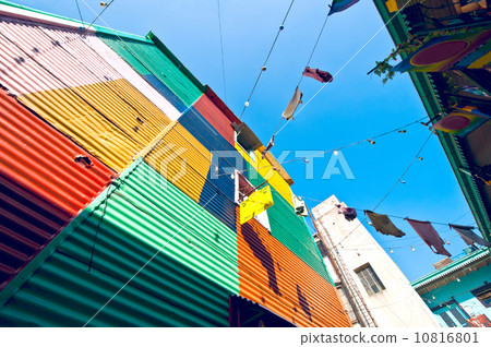 Colorful houses in La Boca, Buenos Aires, Argentina Colorful houses in La Boca, Buenos Aires, Argentina 10816801
