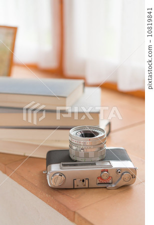 相機和書 10819841