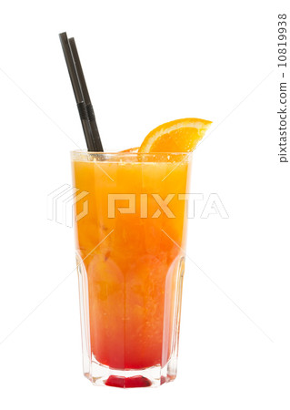 alcoholic cocktail in a glass glass on a white background alcoholic cocktail in a glass glass on a white background 10819938
