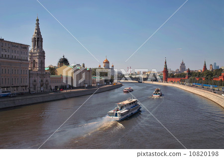 Moscow-river in the center of Moscow, Russia. Moscow-river in the center of Moscow, Russia. 10820198