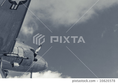 top of an old american airplain from the world war second, with 10820378