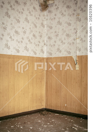 empty dirty grunge interior with vintage color filter 10820396