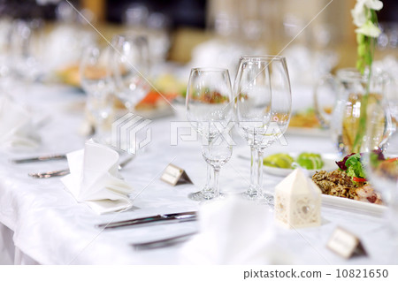 Table set for an event party or wedding reception Table set for an event party or wedding reception 10821650
