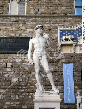 David statue of Piazza della Signoria in Florence 10823469
