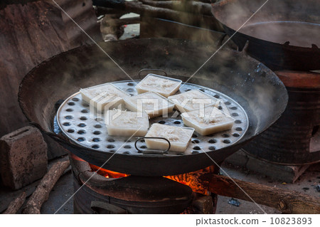 Cooking dessert in steamboiler 10823893