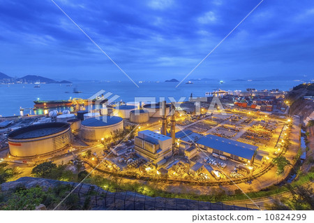 Gas storage spheres tank in petrochemical plant 10824299