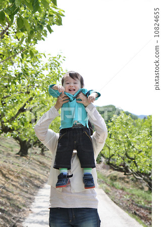 Half's 1 year old child who is happy to have a high tall Half's 1 year old child who is happy to have a high tall 10824655