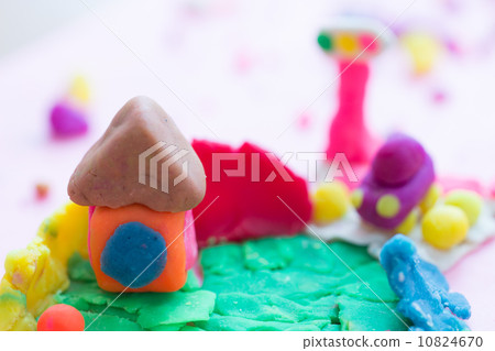 粘土房子和汽車 10824670