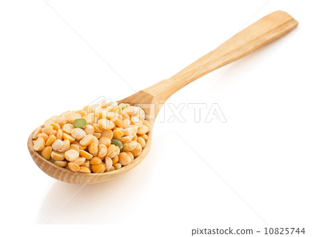 pea grain and wooden spoon pea grain and wooden spoon 10825744