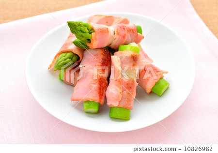 蘆筍培根纏繞。 10826982