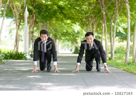 Two successful entrepreneur business men at race starting position 10827165