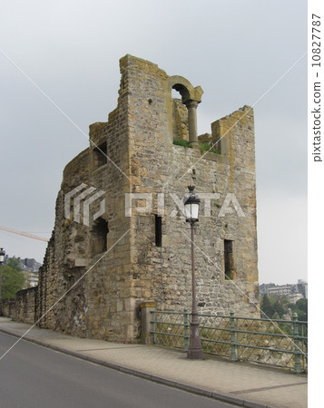 Luxembourg tooth decay 10827787