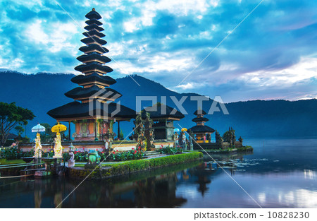 Ulun Danu Temple 10828230