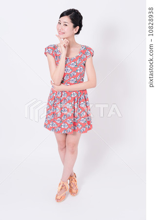 穿紅衣服的女人 穿紅衣服的女人 10828938