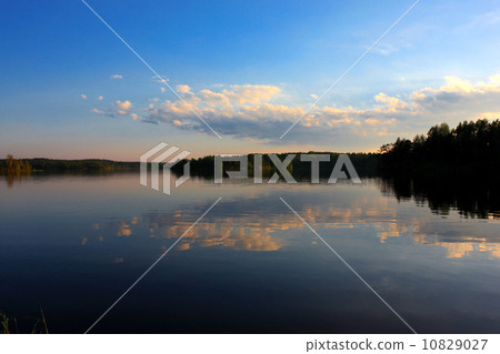 Quiet evening lake landscape Quiet evening lake landscape 10829027