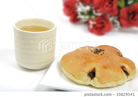 Bread and japanese green tea Bread and japanese green tea 10829541