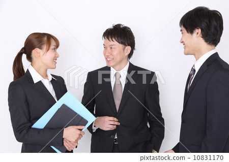 Three business teams to chat 10831170