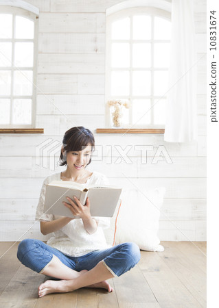 讀一本書的女人 讀一本書的女人 10831674