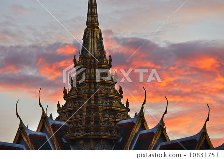 Sunrise in Bangkok 10831751