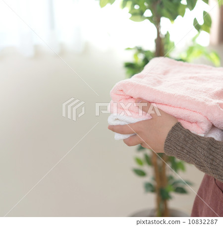 Housewives with bath towels Housewives with bath towels 10832287