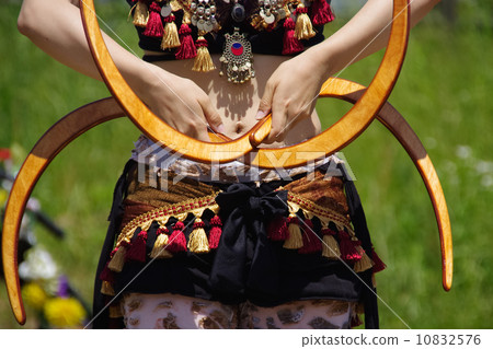 Dancer 2 Dancer 2 10832576