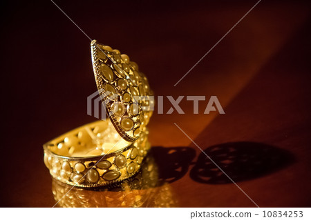 casket for wedding rings. Beautiful background 10834253