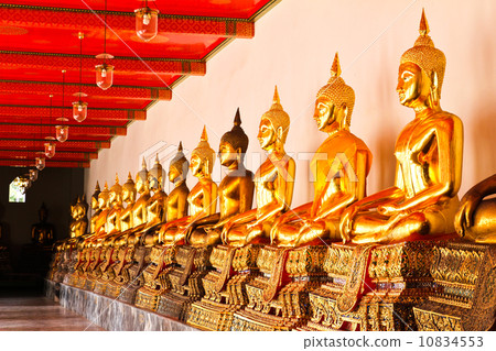 Buddha in Wat Pho Temple sequential nicely in Bangkok, Thailand. Buddha in Wat Pho Temple sequential nicely in Bangkok, Thailand. 10834553