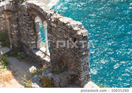 Old stone castle Old stone castle 10835260