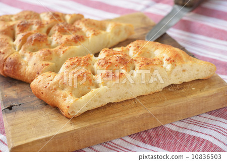 Pide bread 10836503