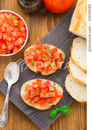 Italian bruschetta with tomatoes and basil 10839888