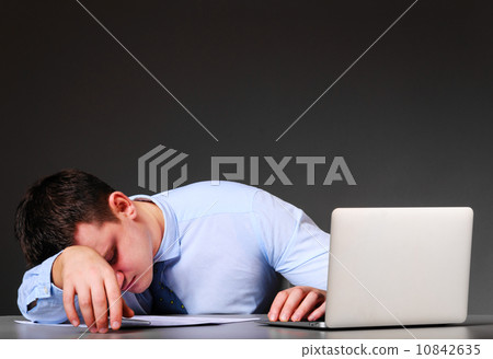 businessman with laptop 10842635