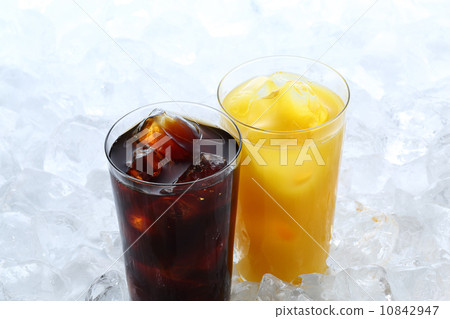 冰咖啡和橙汁 冰咖啡和橙汁 10842947