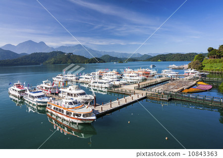 Beautiful scenery of Sun Moon Lake 10843363