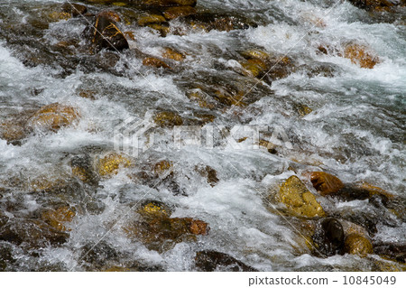 Azumino Karasugawa Valley Ryokuchi, a stream flowing from the Northern Alps Azumino Karasugawa Valley Ryokuchi, a stream flowing from the Northern Alps 10845049