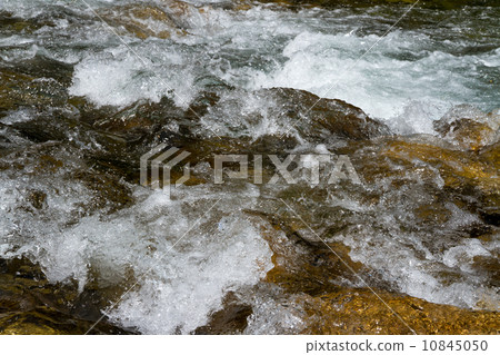 Azumino Karasugawa Valley Ryokuchi, a stream flowing from the Northern Alps Azumino Karasugawa Valley Ryokuchi, a stream flowing from the Northern Alps 10845050