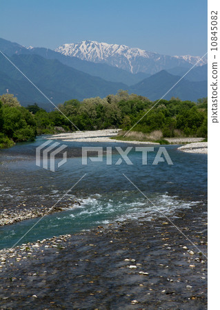 Azumino North Ars and early summer Takase River Azumino North Ars and early summer Takase River 10845082