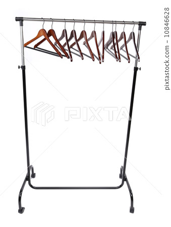 wooden clothes hangers 10846628