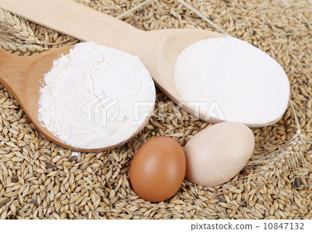 Two wood spoons composition. Two wood spoons composition. 10847132