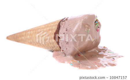 Chocolate ice creame in cone. 10847157