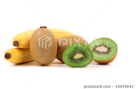 Bananas. Kiwi fruits and slice. Bananas. Kiwi fruits and slice. 10850642