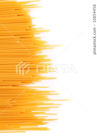 Frame of spaghetti left. White background rght 10854458