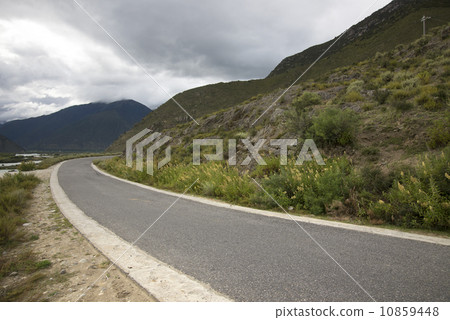 Mountains Highway Mountains Highway 10859448