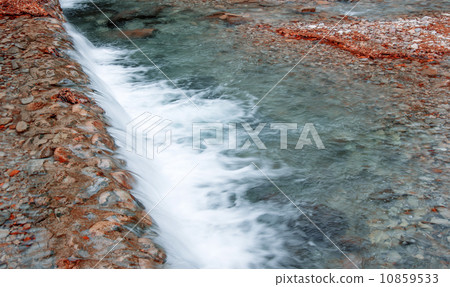 River Falls 10859533